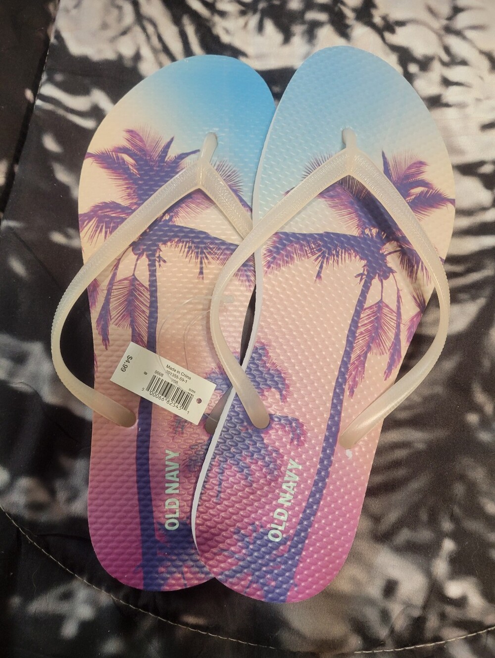 Old Navy Gradient Pink and Blue Palm-Print Flip Flops